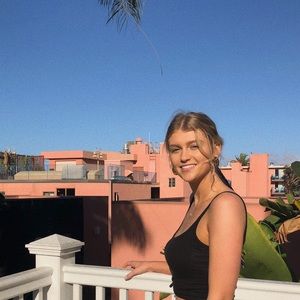 Meet your Posher, Olivia